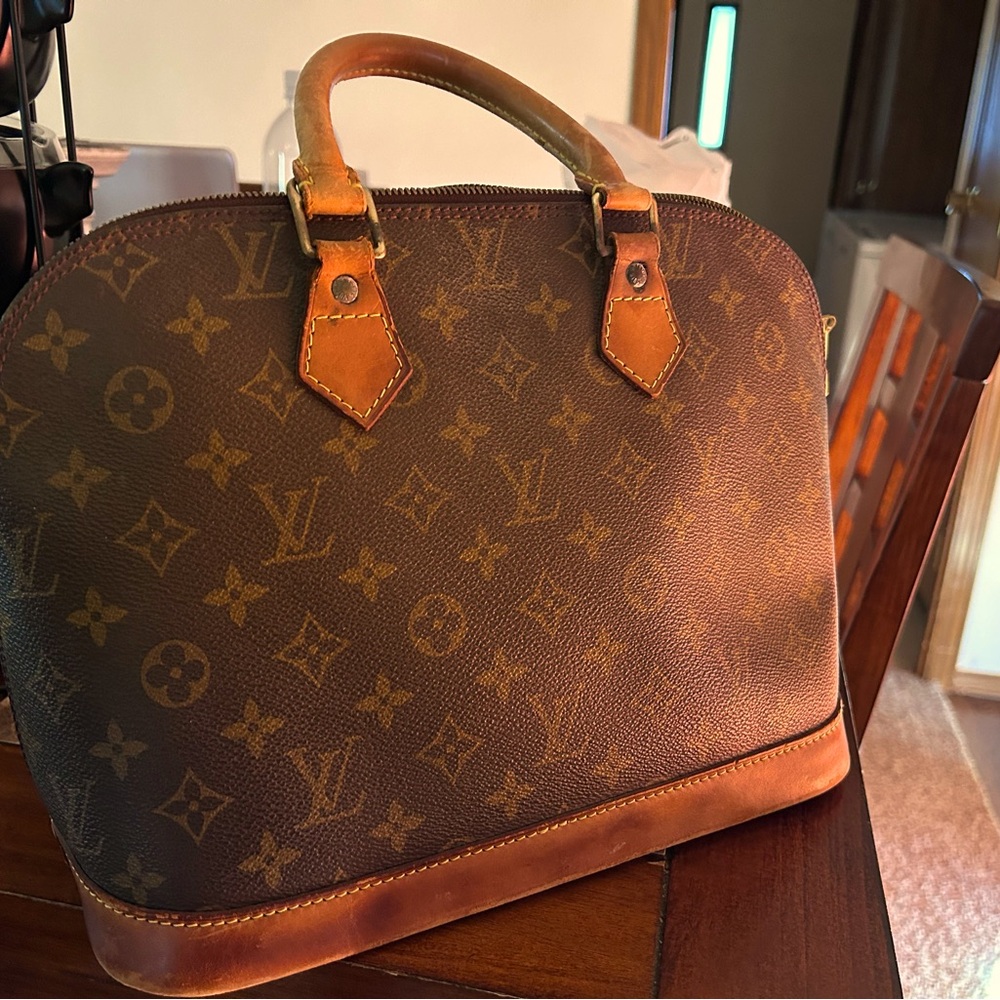 Louis Vuitton Alma